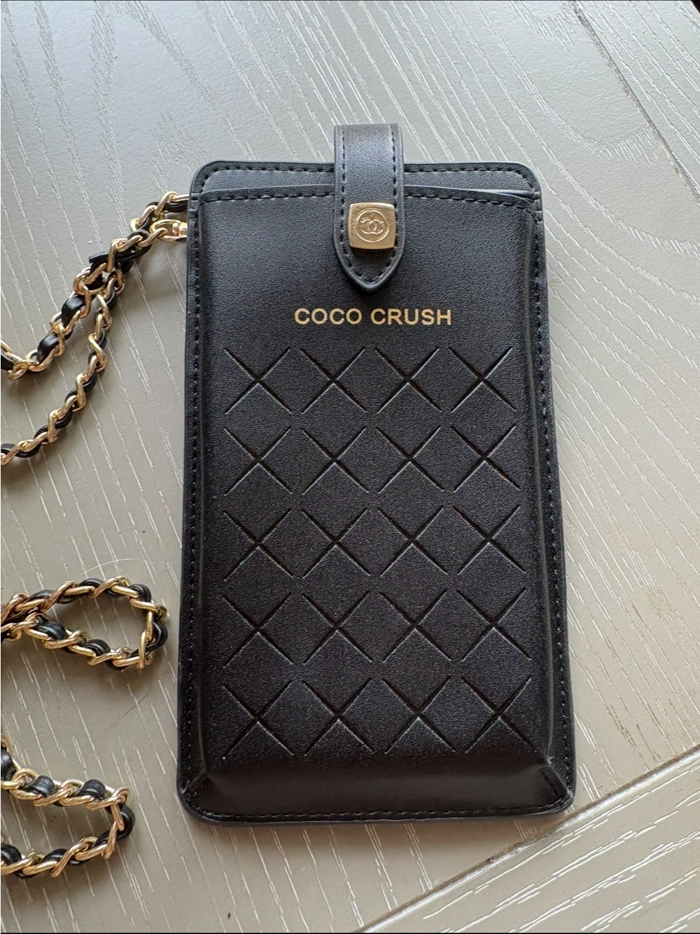 FASHION Black Phone holder on chain